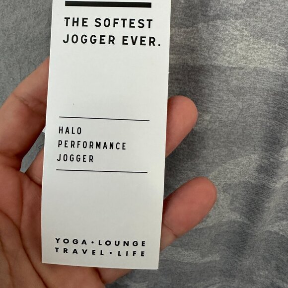 Vuori Women's Gray Camo Jogger Track Pants - Picture 7 of 12